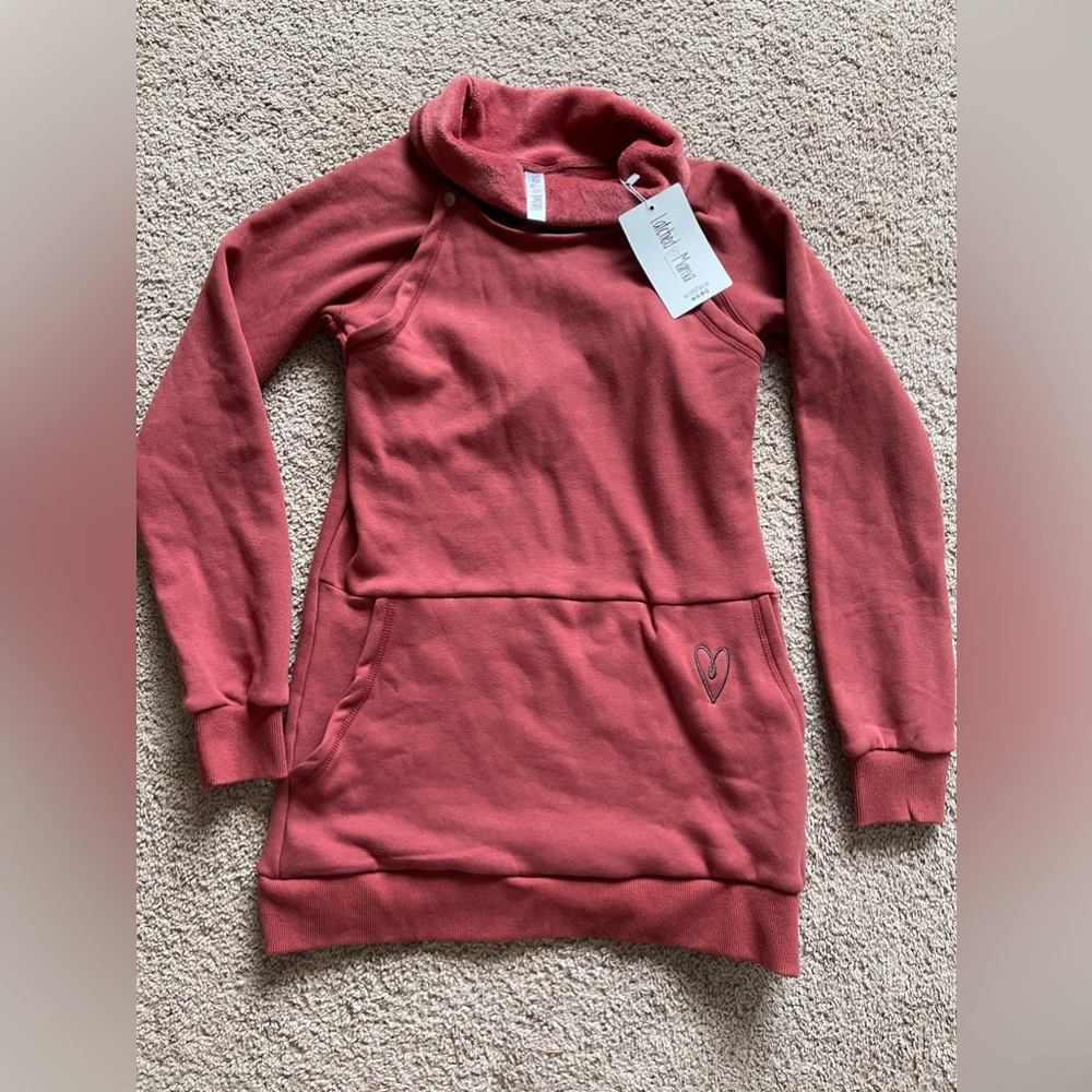 NWT Latched Mama Harbor Snap Nursing Pullover - Small / Rust